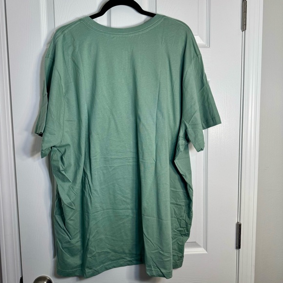 NWT. Disney Parks 3XL Shirt 2024 Tis The Season” Mickey & Minnie Holiday - Picture 8 of 10